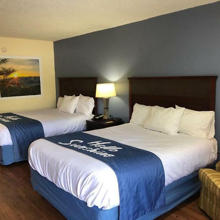 Days Inn By Wyndham King-Winston Salem Area Kültér fotó